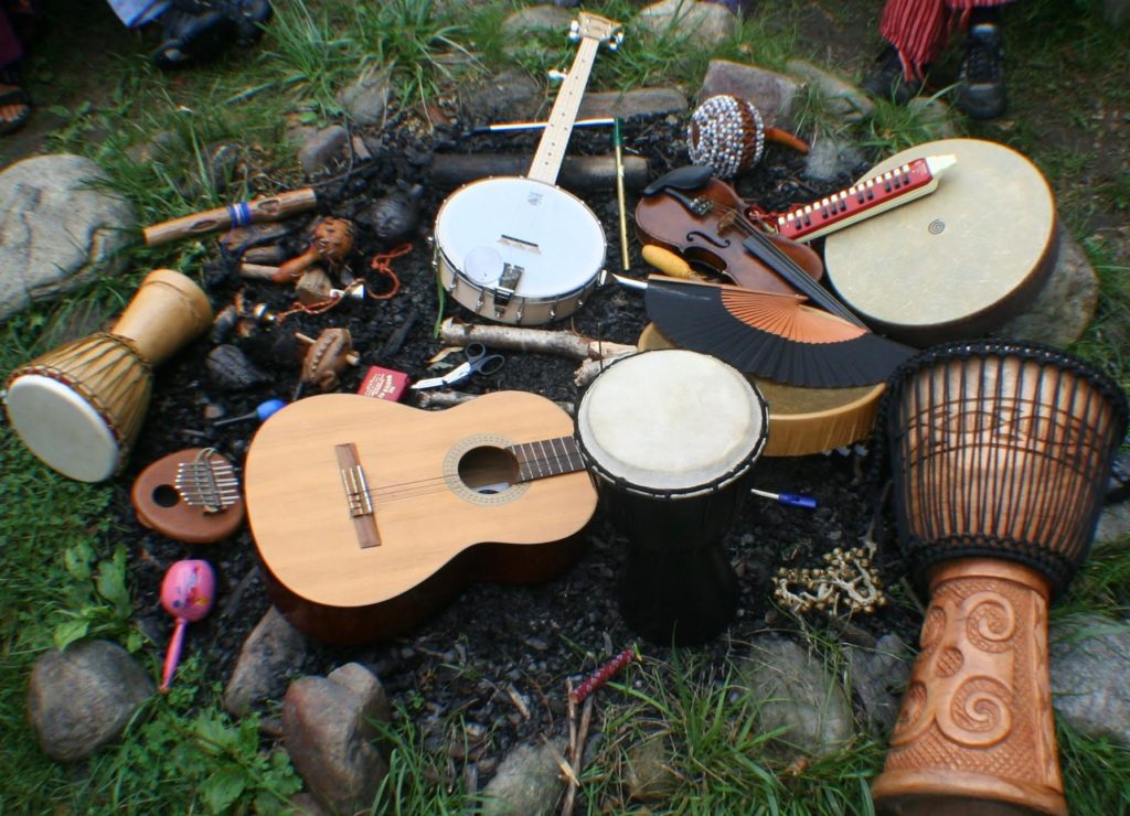 Acoustic Jam Circle at the Spencer Creek Market on June 25th