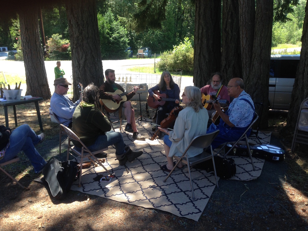 Acoustic Jam Circle at the Spencer Creek Market on September 24th